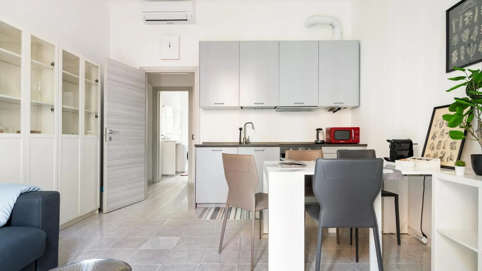 La Casa Sull'Albero City Life Milan 0*,  Italy